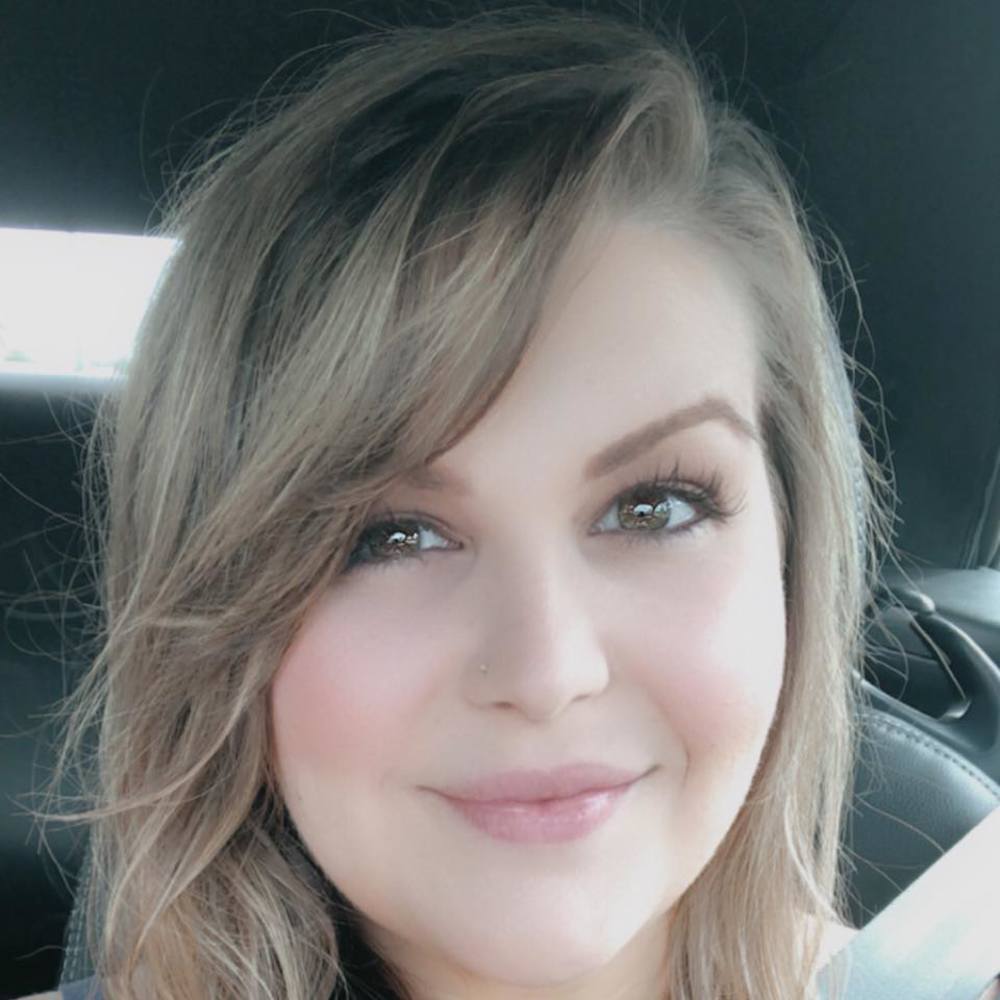 Meet your Posher, Carly